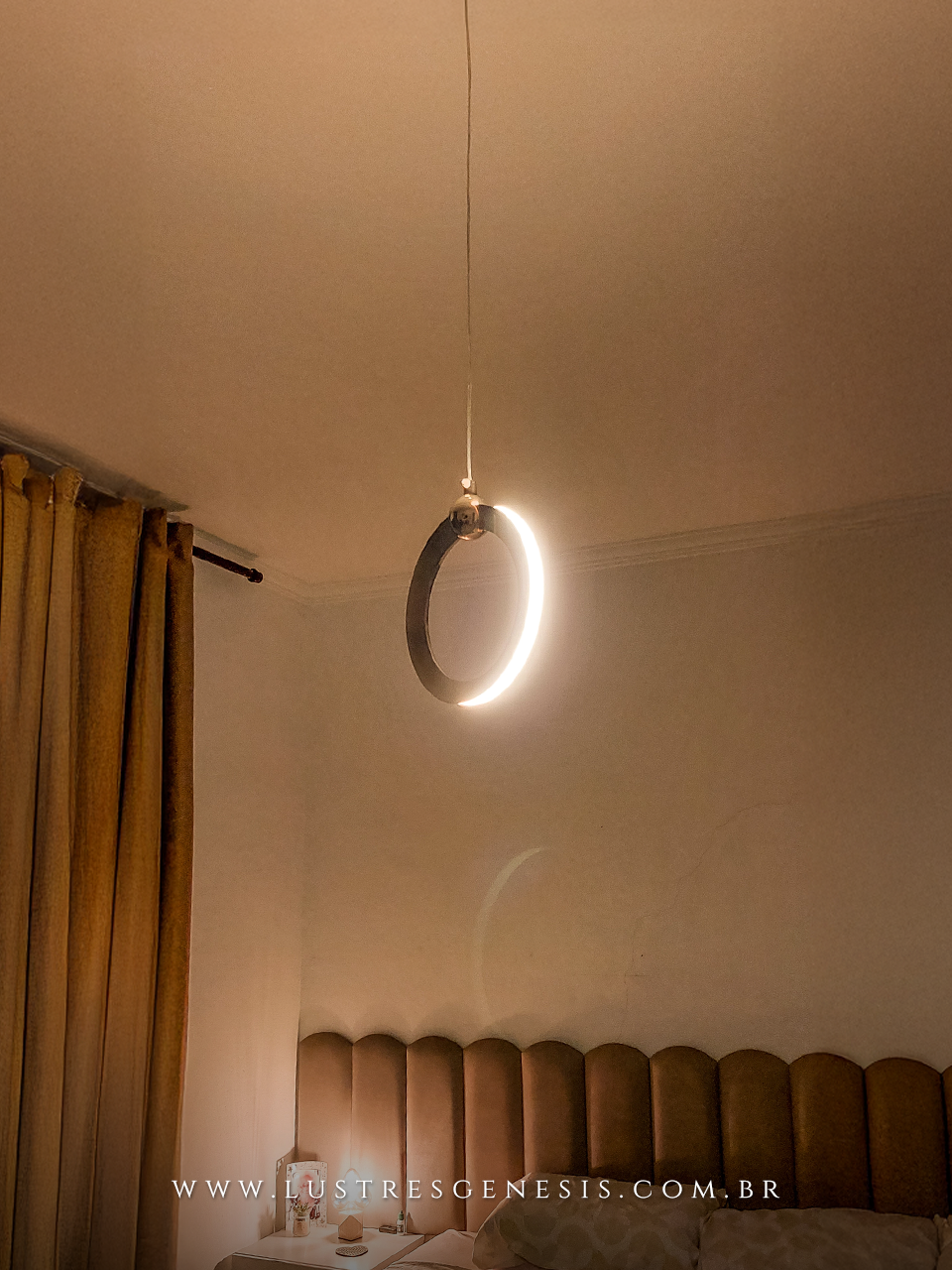 Pendente Moderno de LED Mercúrio Preto com design circular para iluminação de interiores. Lustres Gênesis Site online venda de Lustres e Iluminação Decorativa